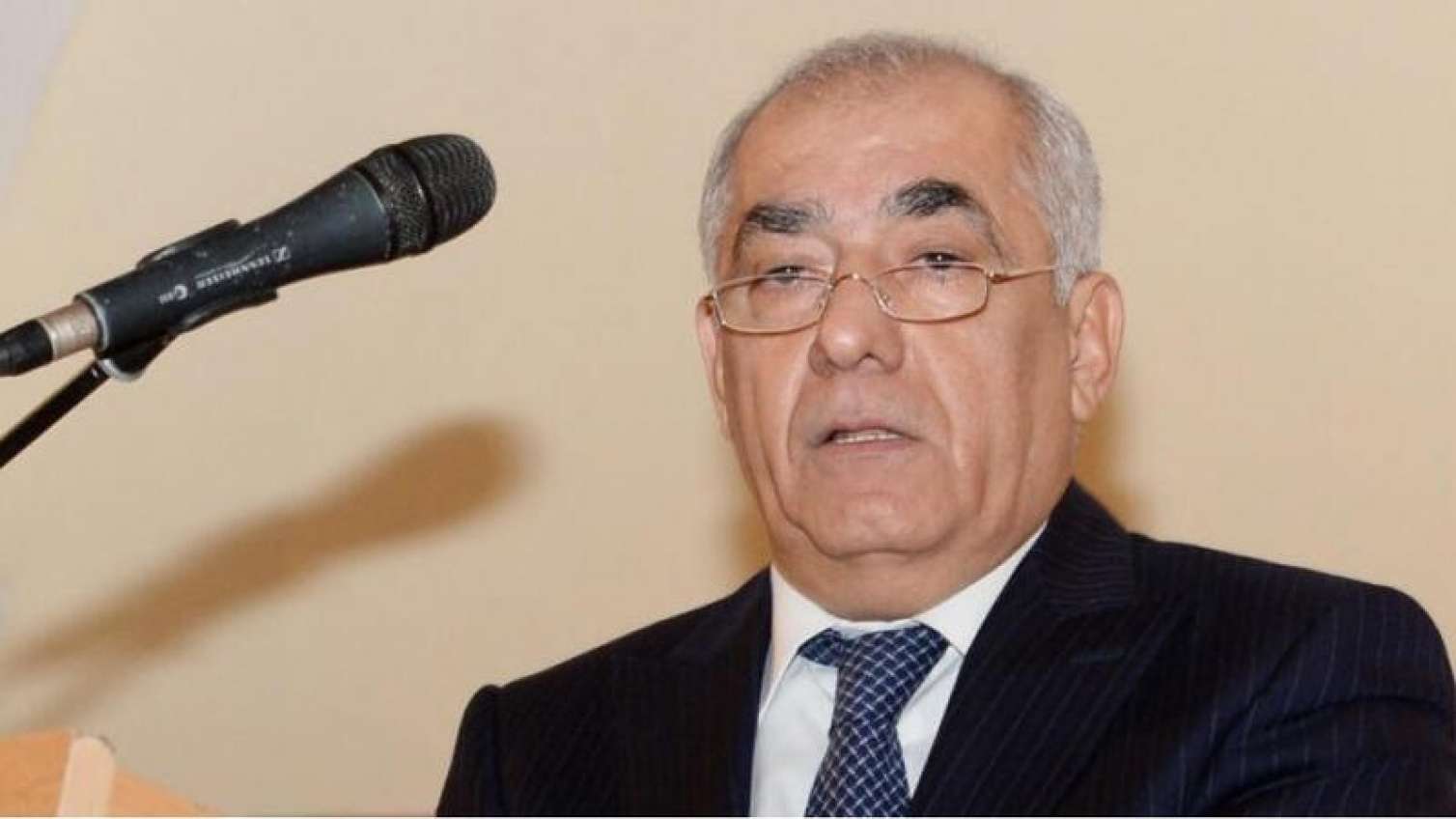 Əli Əsədovdan dövlət ümumtəhsil məktəbləri ilə bağlı  QƏRAR