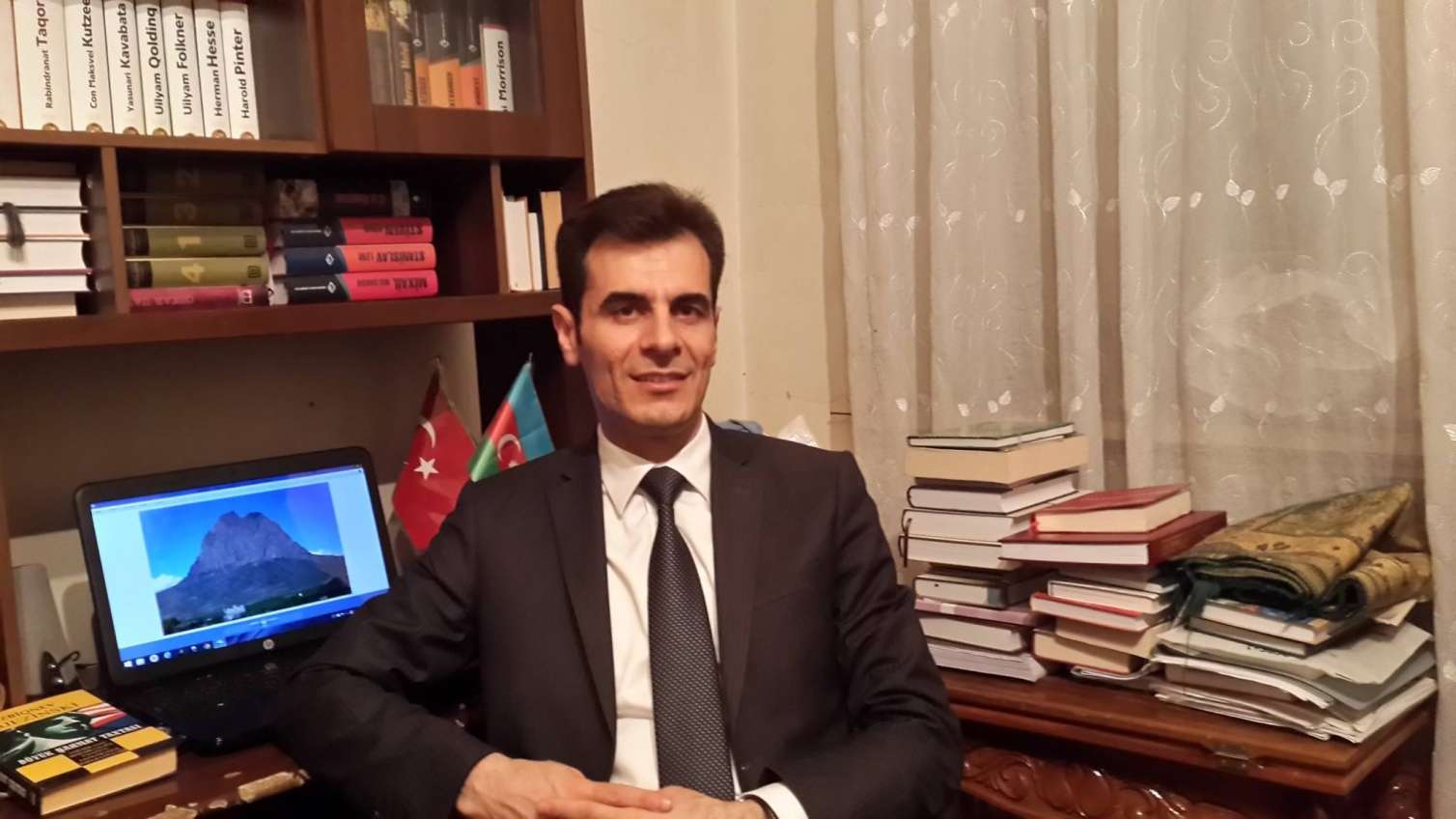  Tanınmış jurnalist Parlament seçkilərinə qatılacaq  