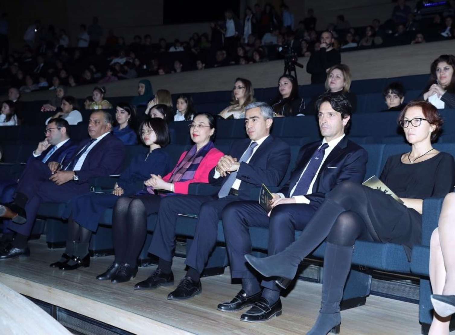 Prezidentin yeni köməkçisi qala gecəsində -  FOTOLAR