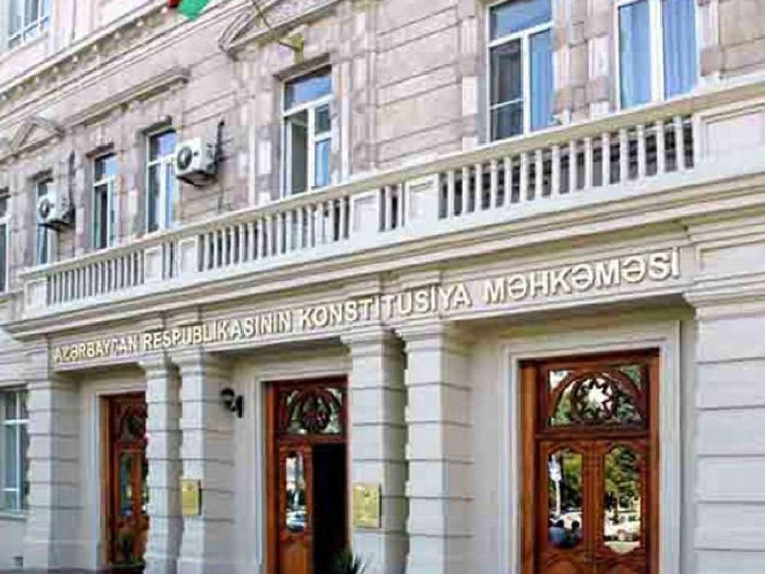 Konstitusiya Məhkəməsi başqasının yerinə imtahan vermək istəyənlər barədə  