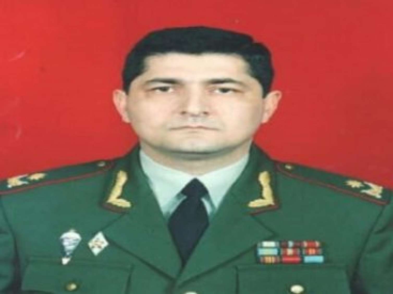 Ehtiyatda olan general deputat olmaq istəyir          