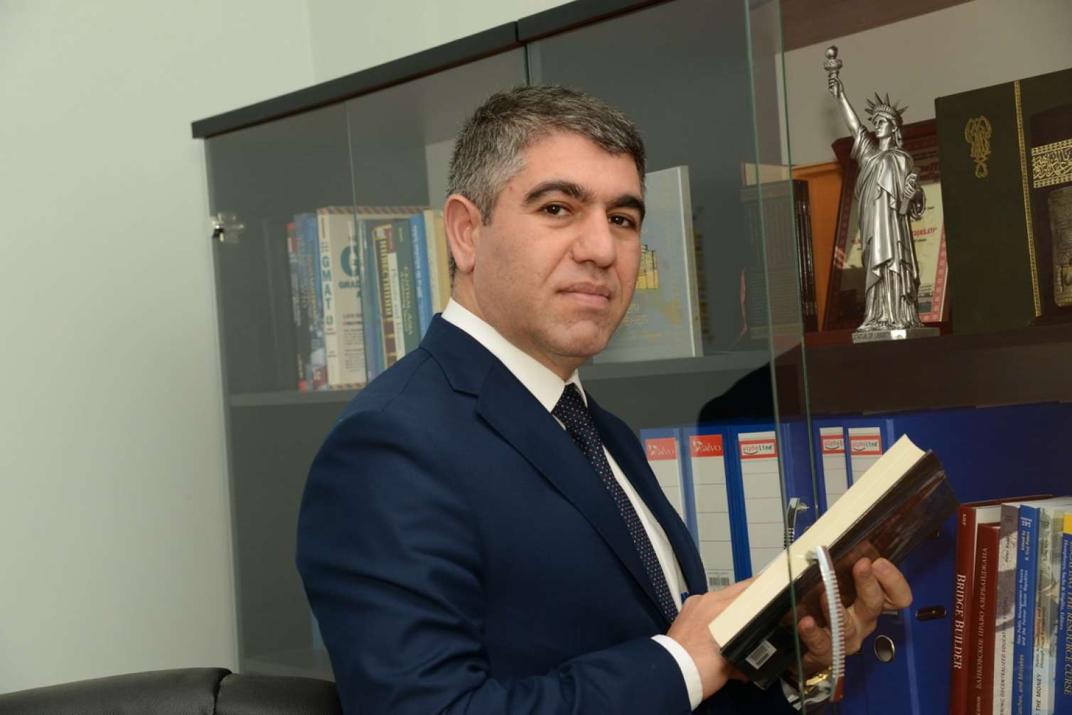 Bu yolla varlana bilərsiniz - Deputatdan maraqlı məsləhətlər 
