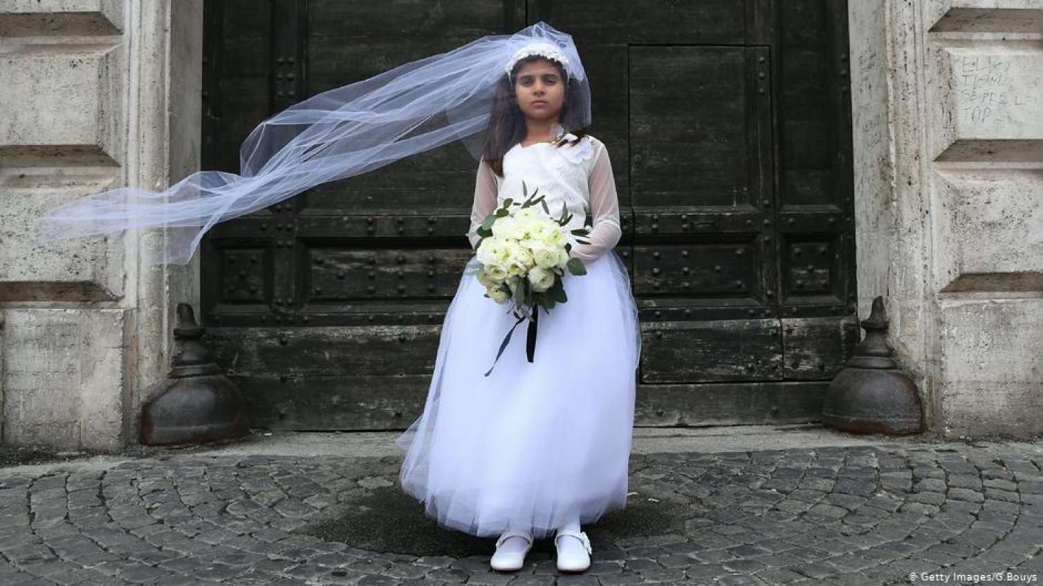 Daha bir erkən nikah: Qarşısı belə alındı  