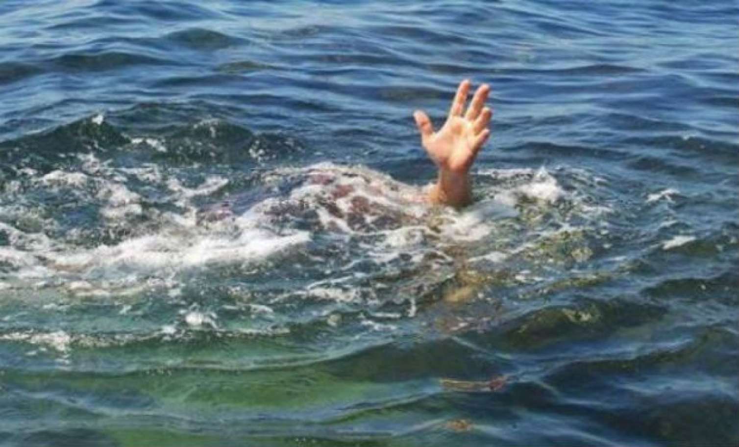 Sevdiyi qızın boğulduğunu görən gənc onu xilas etməyə çalışdı - Hər ikisi həyatını itirdi 