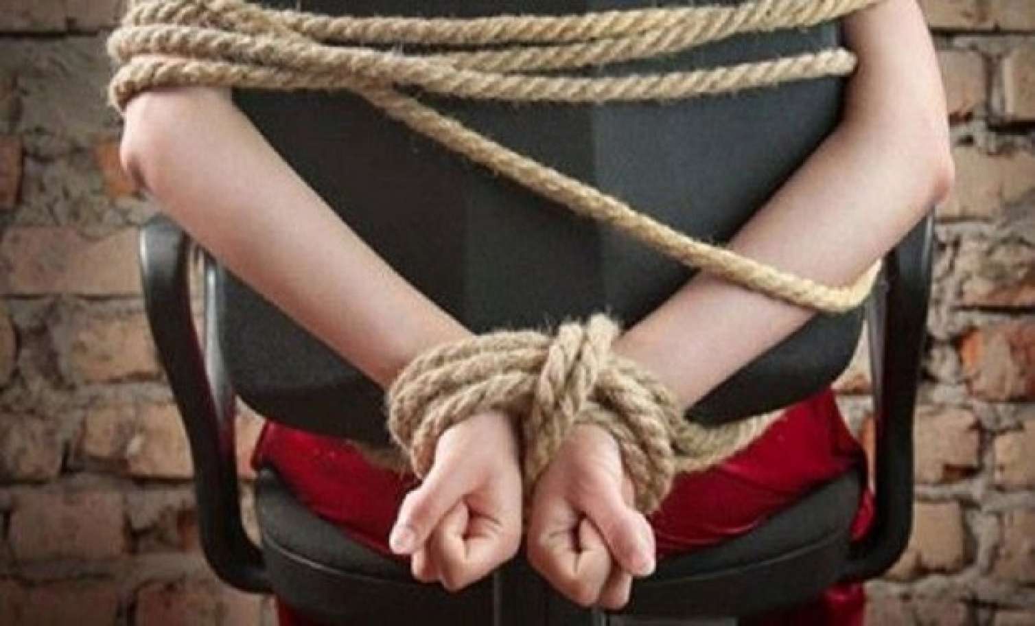 Qadının əl qolunu kəndirlə bağlayıb, evini soydular -   BAKIDA 