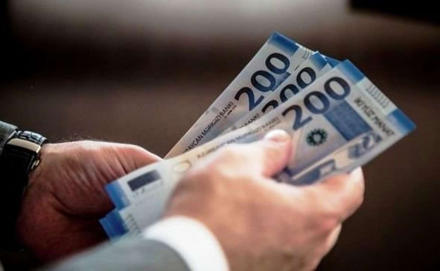 Azərbaycanda bu şəxslərin maaşı artırılıb -  SİYAHI