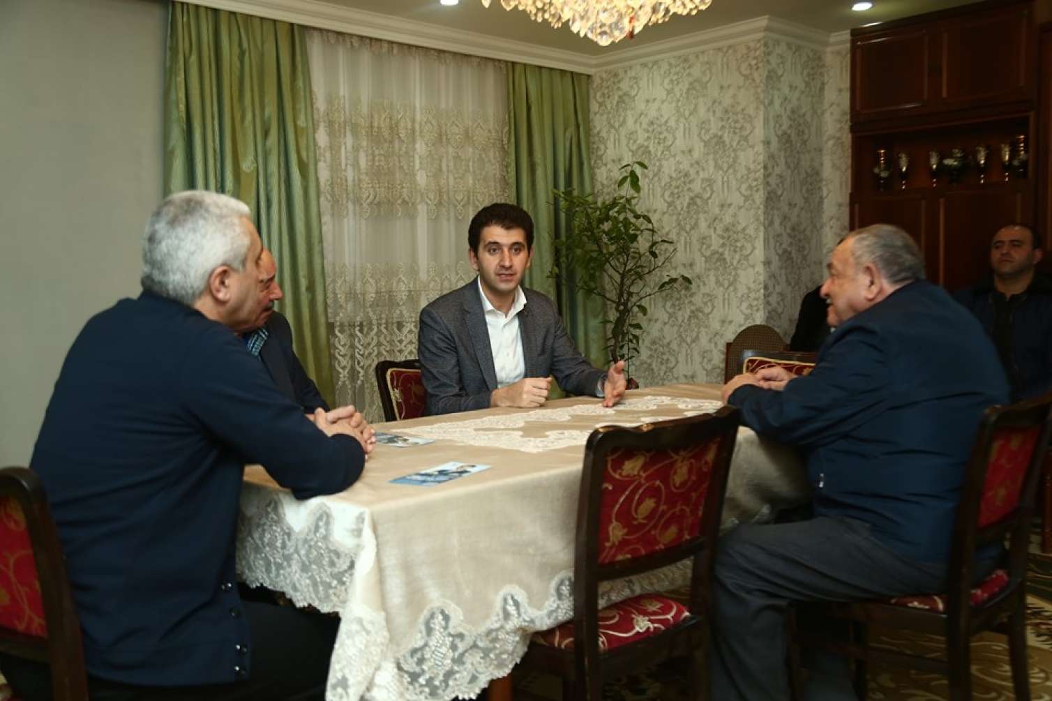 Naqif Həmzəyevin seçicilərlə görüşləri uğurla davam edir - FOTO, VİDEO