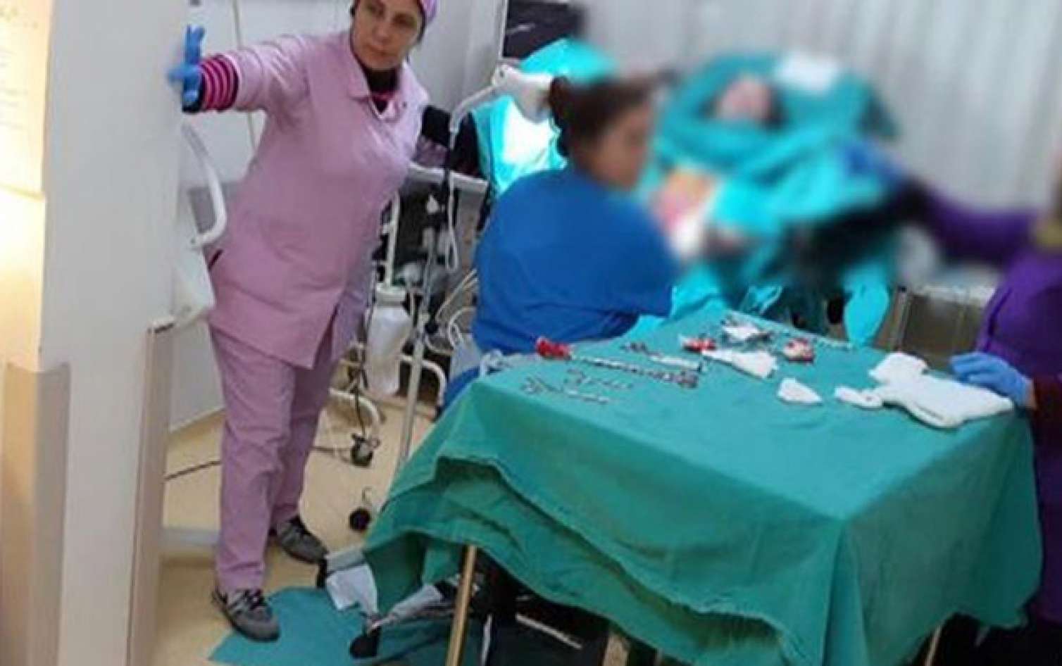 Zəlzələ zamanı uşaq dünyaya gətirdi - Video  - Video