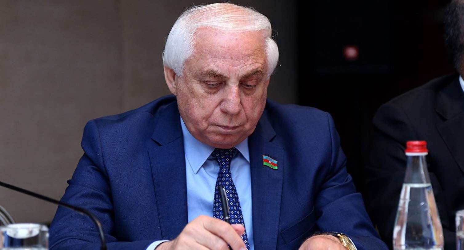 Hadi Rəcəbli Milli Məclisdəki kabinetini boşaltdı 