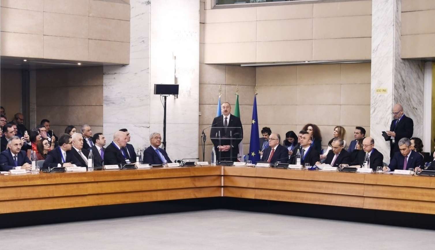 İlham Əliyev Romada biznes forumunda 