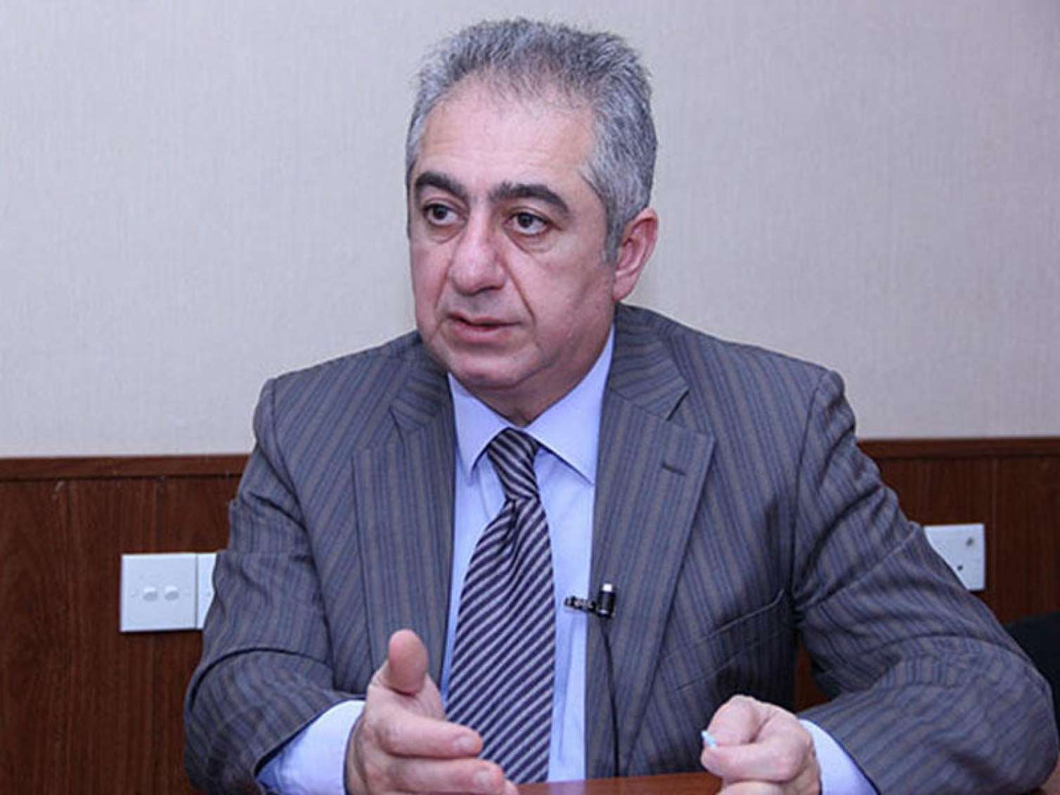"Oturub Londonda, 3 vəzifəni əlində saxlayır" - Qubad İbadoğluna sərt ittihamlar 