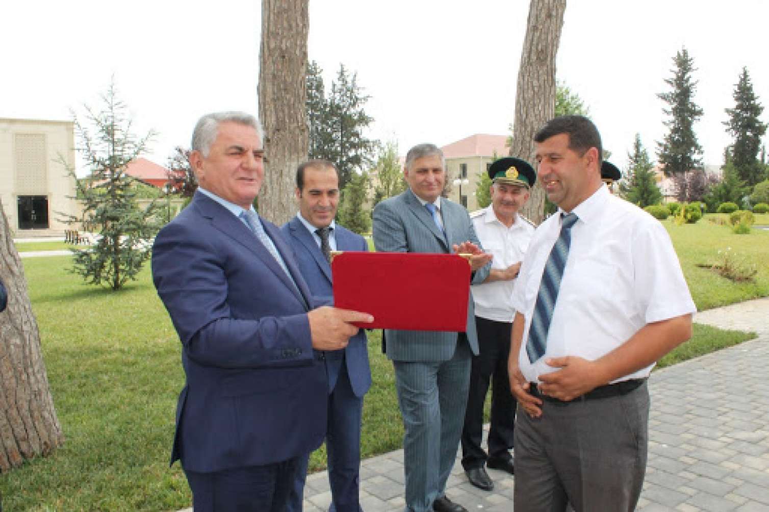 Saxlanılan başçı ilə bağlı inanılmaz iddialar:  Balıq biznesi, sarmısaq sahələri...