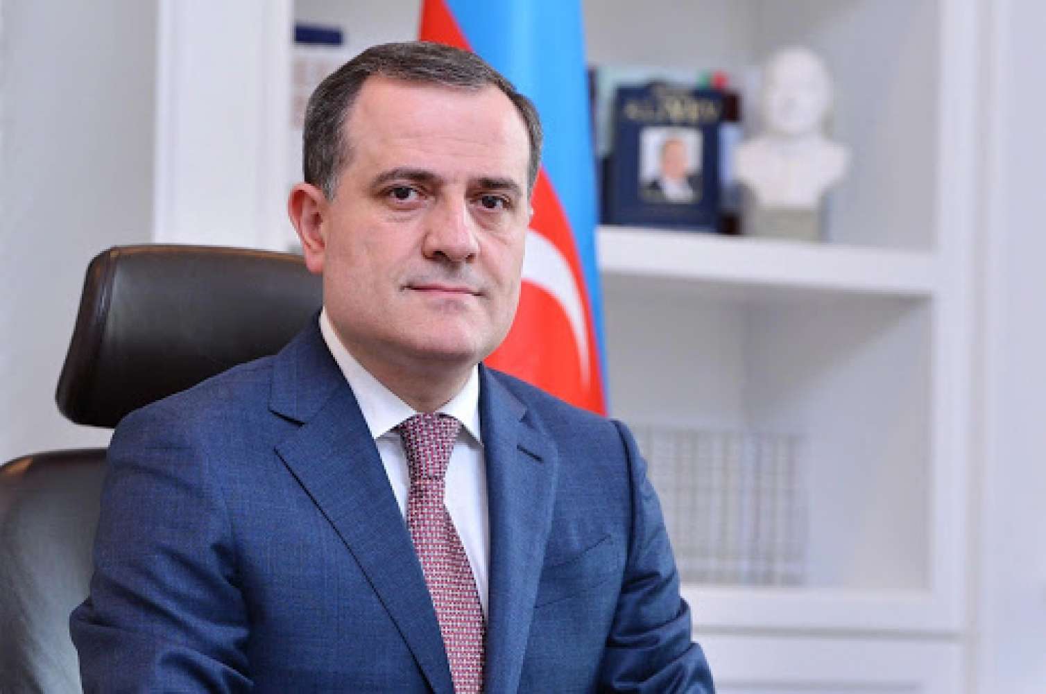 Ceyhun Bayramov İstanbula getdi 