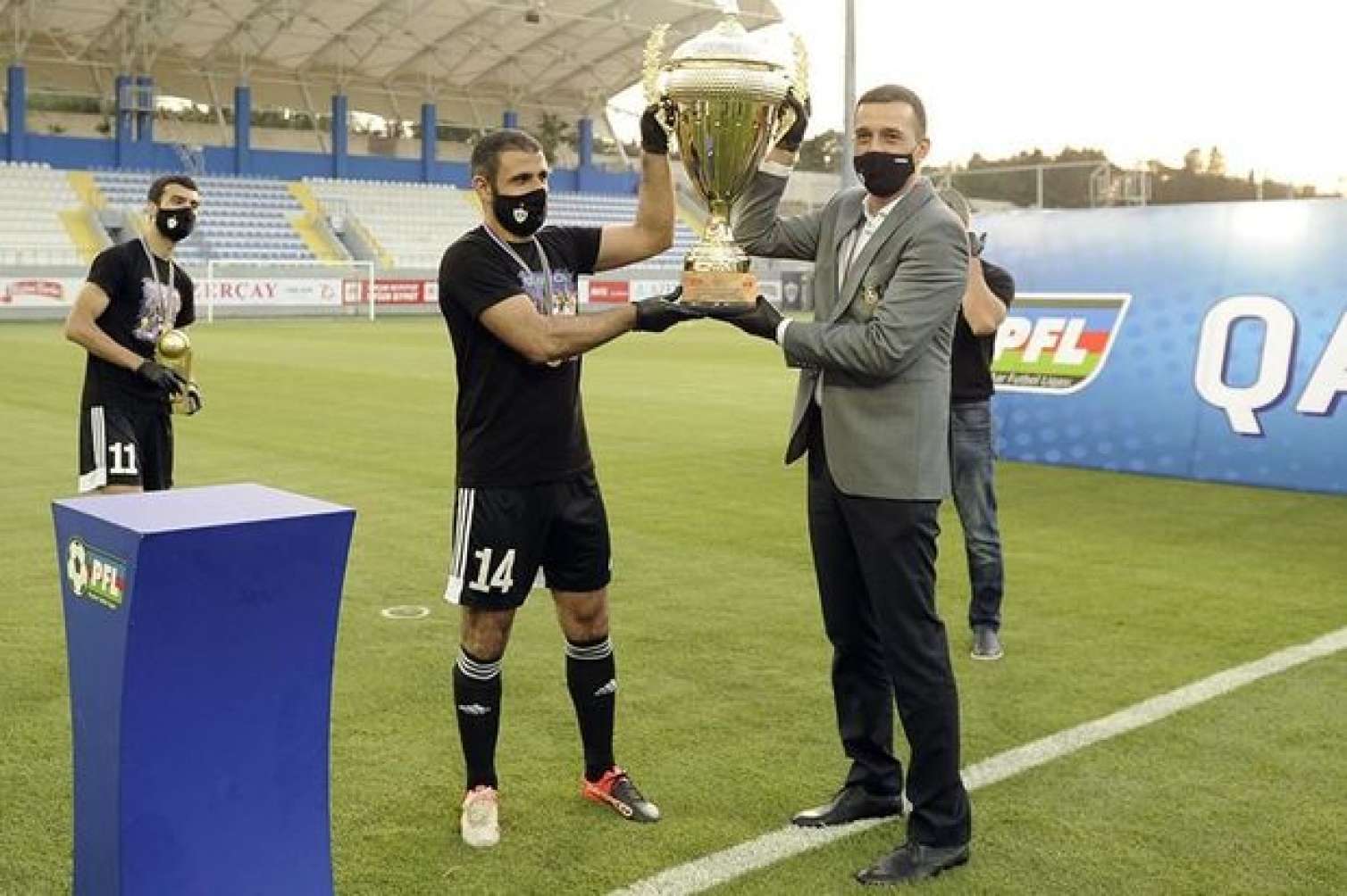“Qarabağ”a çempionluq kuboku təqdim olundu -   FOTOLAR