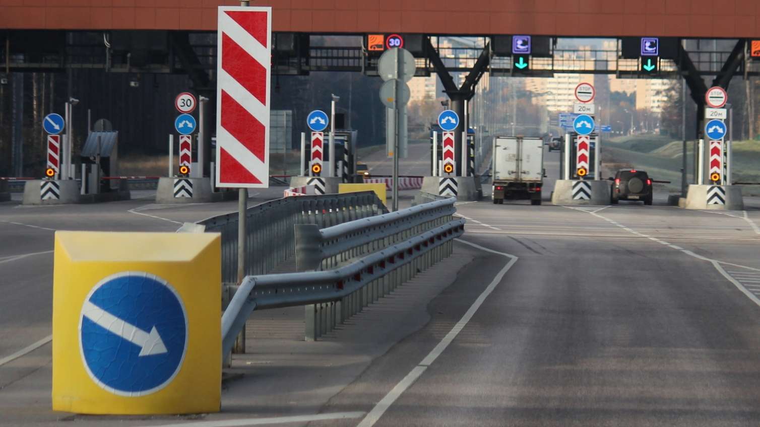 Azərbaycanda ödənişli yol  - Pulunu ver, saatda 120 km-lə sür - VİDEO