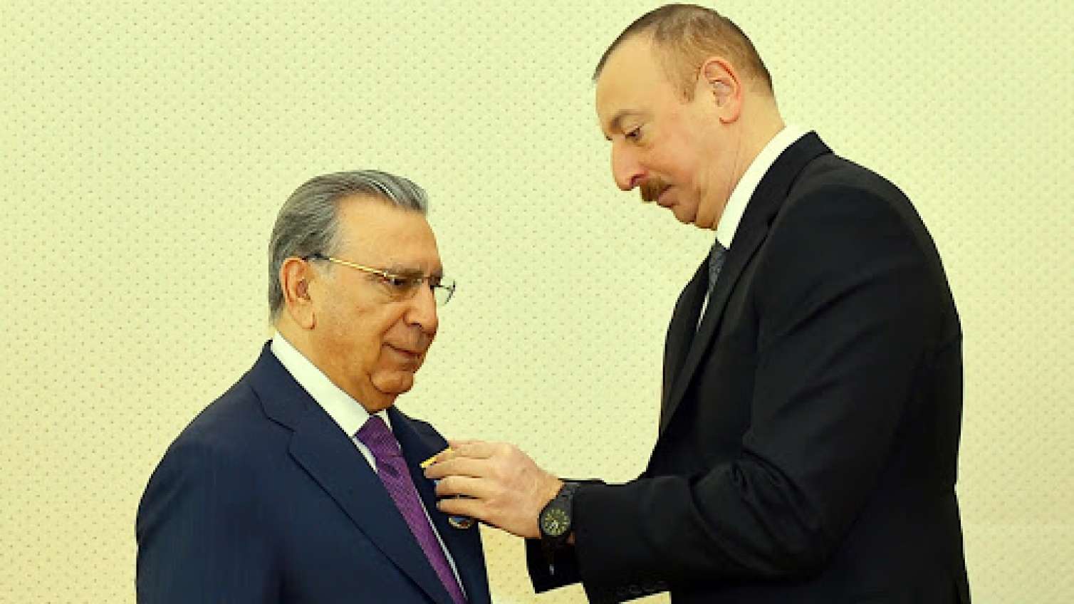  Prezident Mehdiyevi göydən yerə çırpmadı  – O, İlham Əliyevi hədəf götürüb