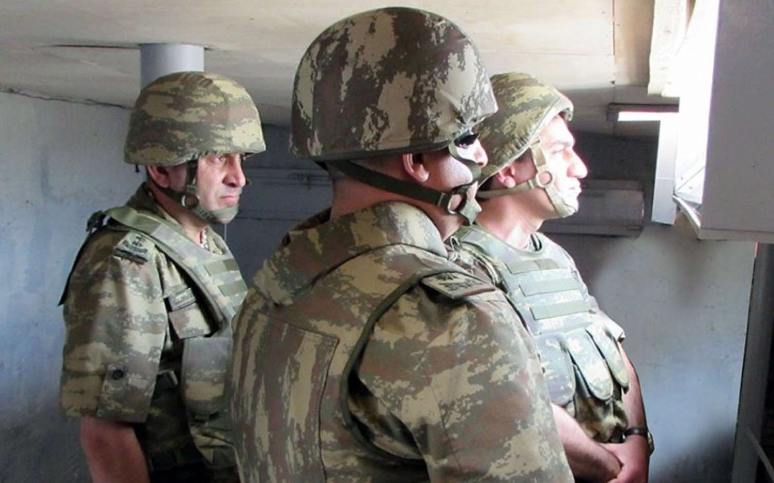 Prezidentin köməkçisi cəbhə xəttinə getdi -  FOTOLAR