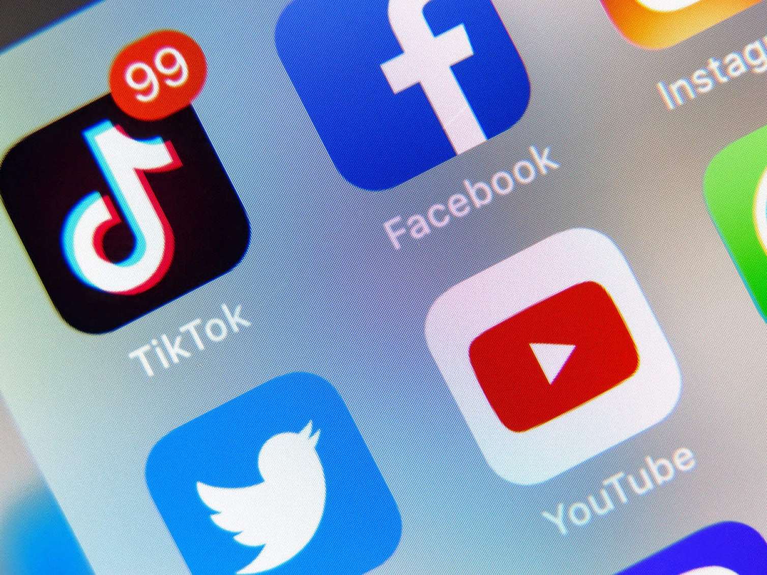 “YouTube”dan “TikTok”a   rəqib proqram 