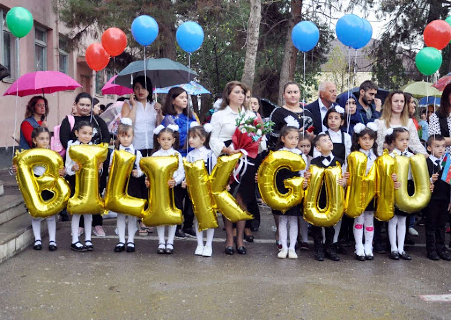 Azərbaycanda Bilik günüdür 
