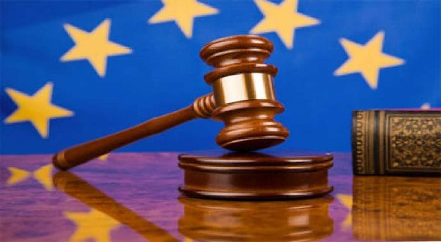 Tanınmış jurnalistə görə  Azərbaycan hökuməti cərimələndi