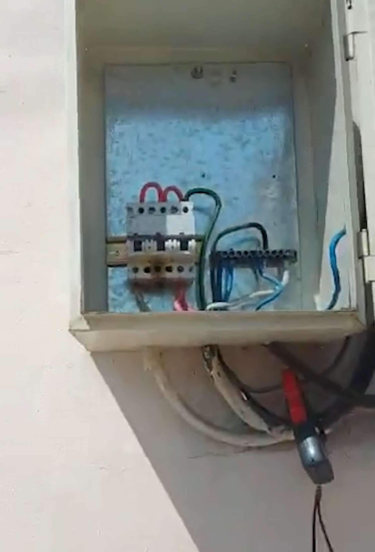“Azərişıq” 19 qanunsuz qoşulma aşkar etdi 