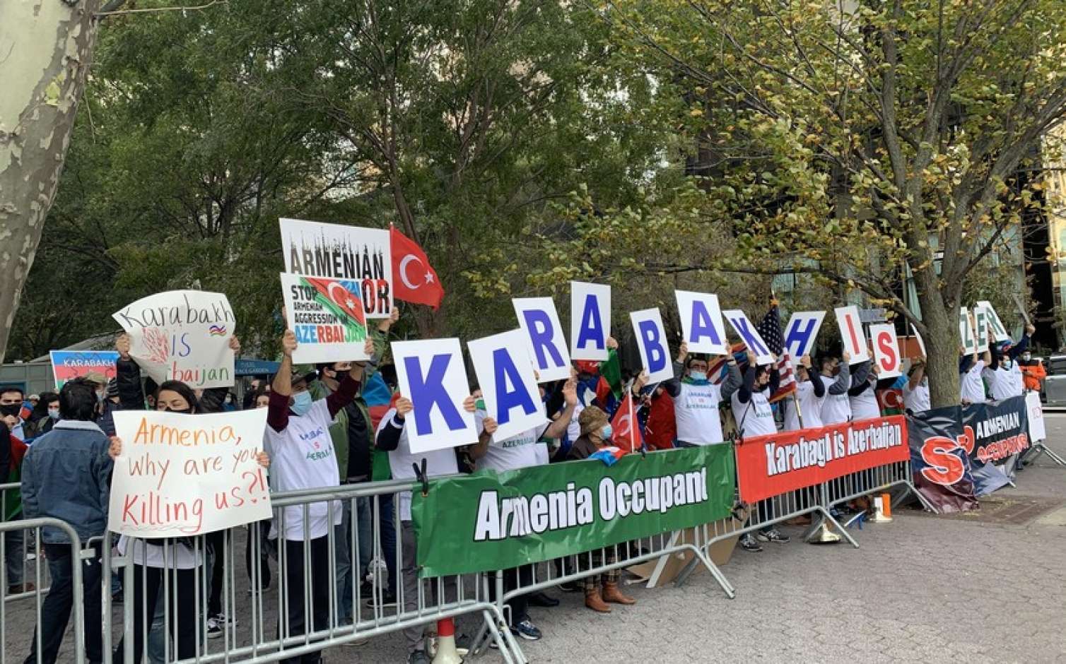 BMT-nin binası qarşısında Gəncə ilə bağlı aksiya keçirilir 