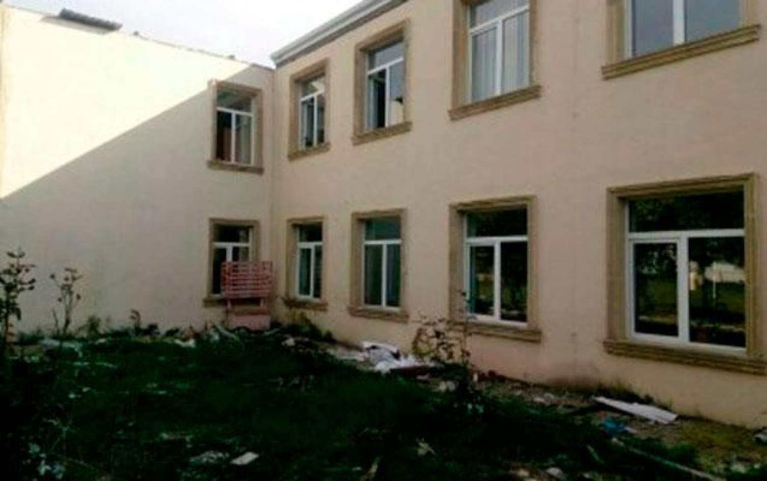 Düşmən Ağdamda məktəb binasını atəşə tutub  FOTOLAR