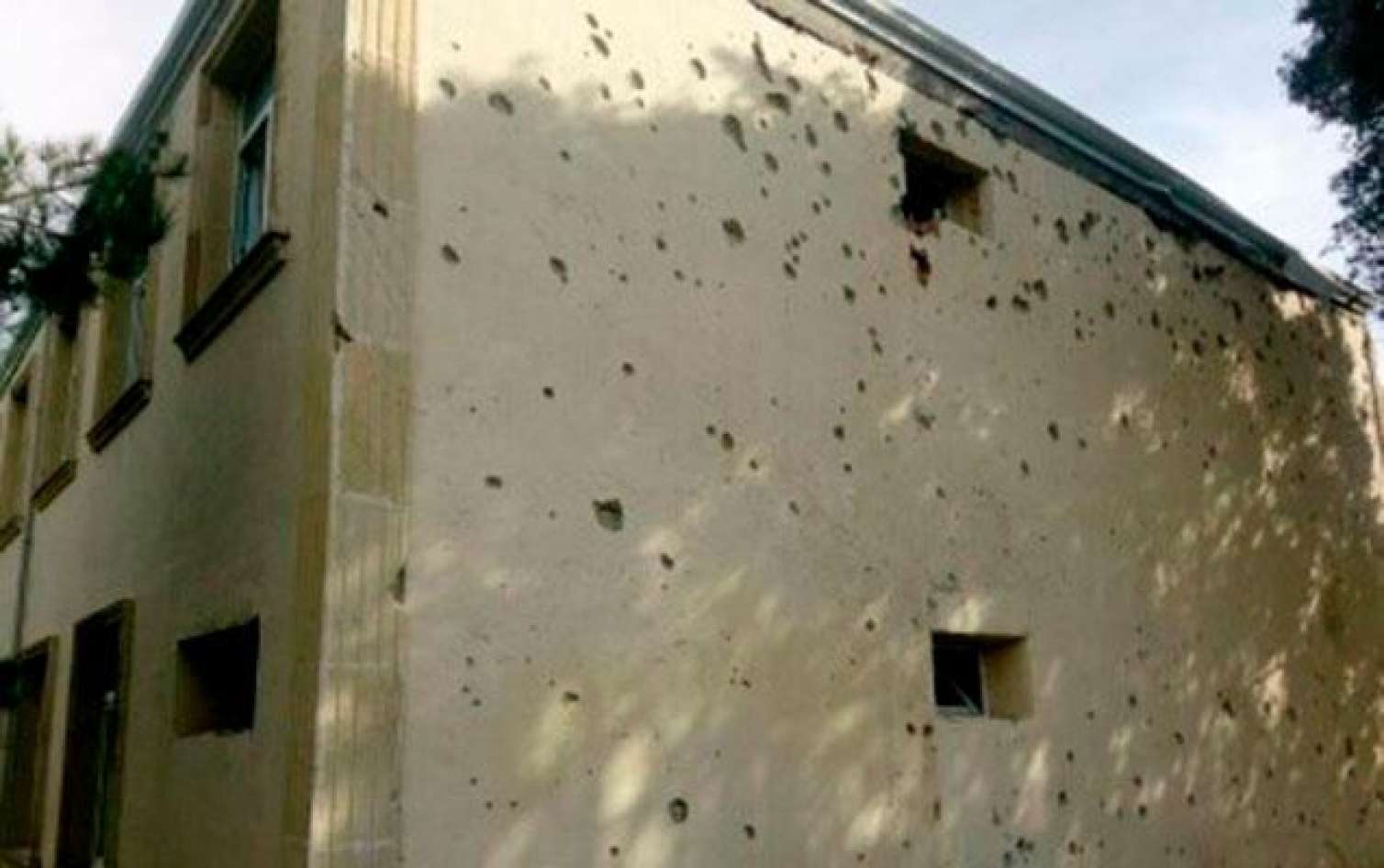 Düşmən Ağdamda məktəb binasını atəşə tutub  FOTOLAR
