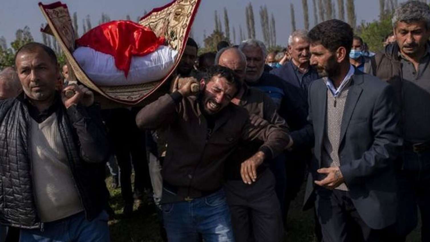 Bərdə qətliamı: Müharibədə ölmədi, dərman alarkən vuruldu...  FOTO - VİDEO