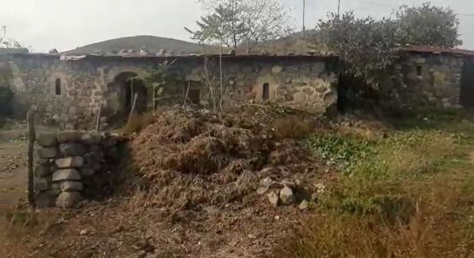 Reza Deqati Qubadlıda gördüklərini yazdı: “Məscid donuz tövləsi kimi istifadə olunub”  FOTO