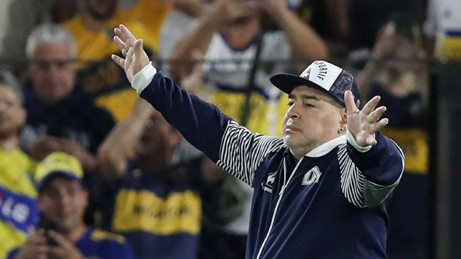 Maradona vəfat etdi 