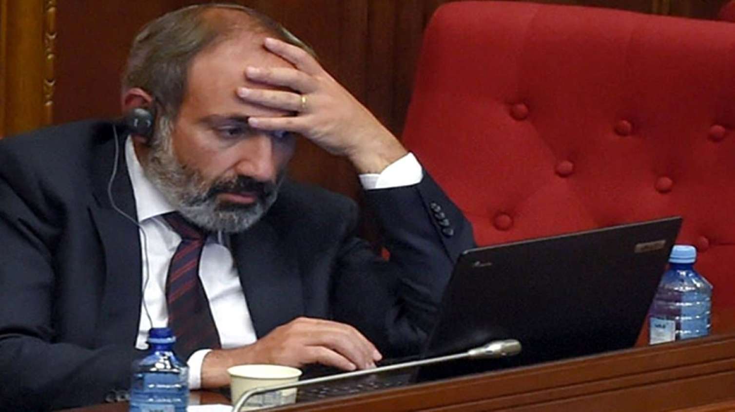 Ermənistanda diplomatlar da Paşinyanın istefasını tələb etdi 