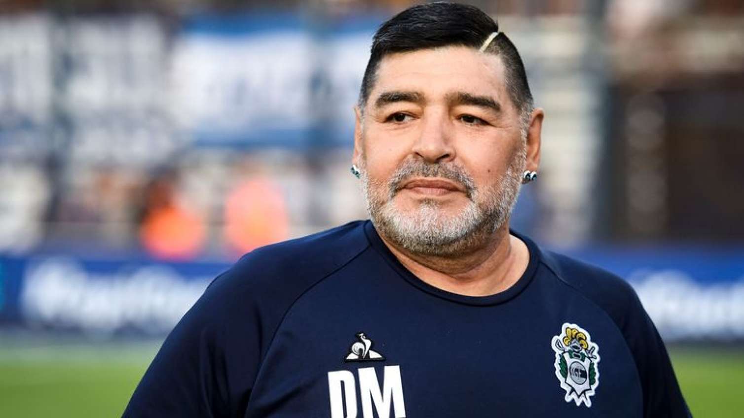 Bu stadiona Maradonanın adı verildi 