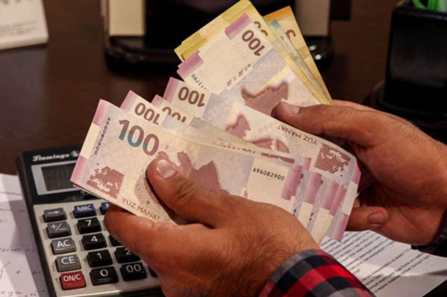 Satıcı sahibkarın 9 min manatını mənimsədi 