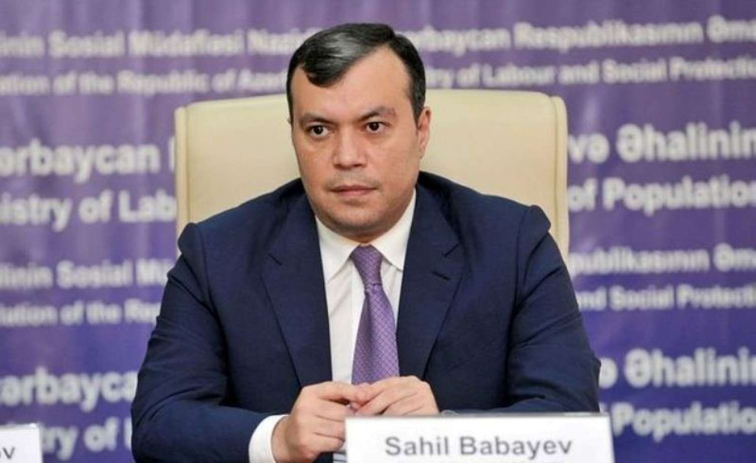 Nazir şəhid ailələrinə veriləcək mənzillərin gecikmə səbəblərini açıqladı 