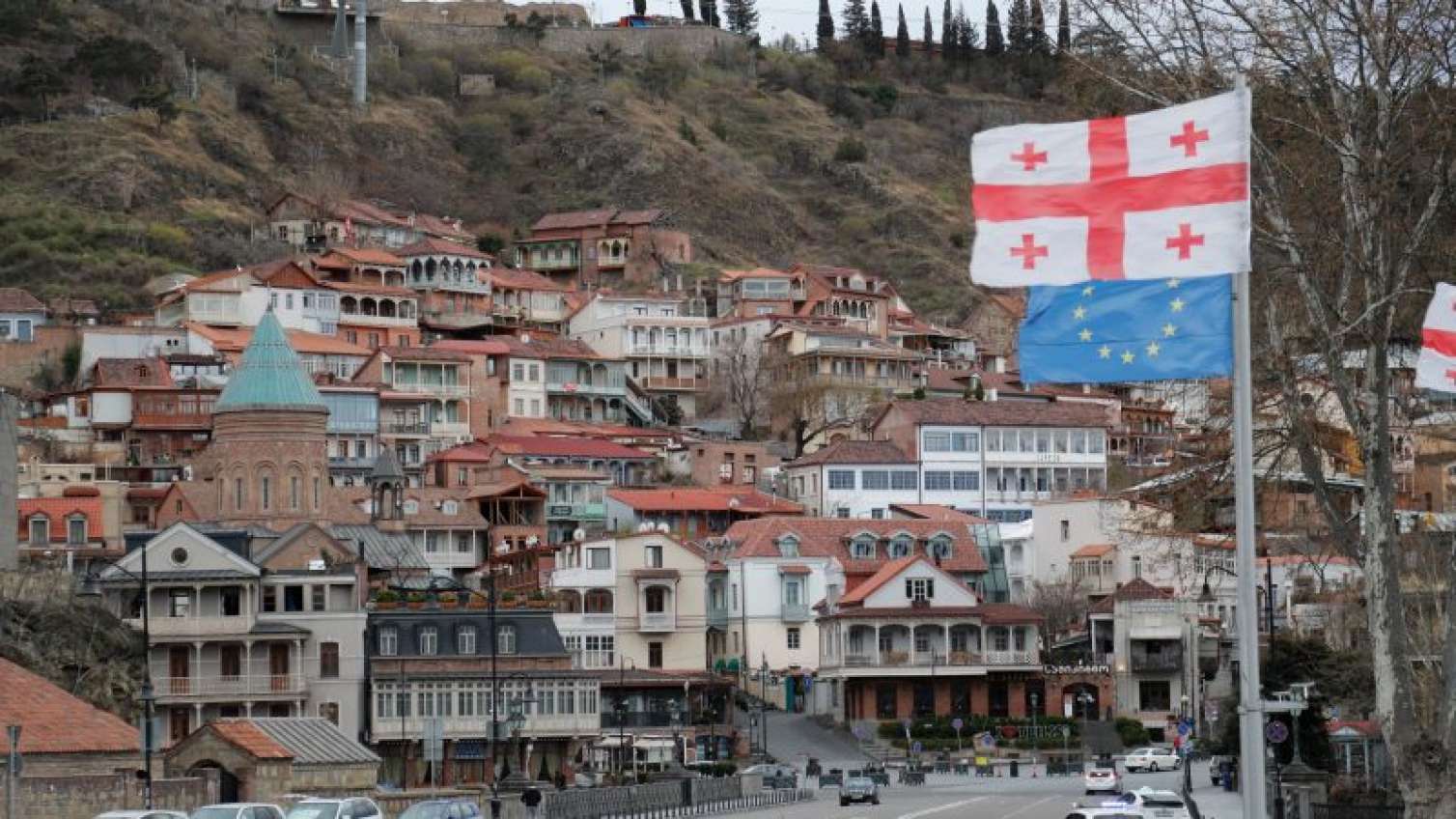 Qonşuda zəlzələ oldu  