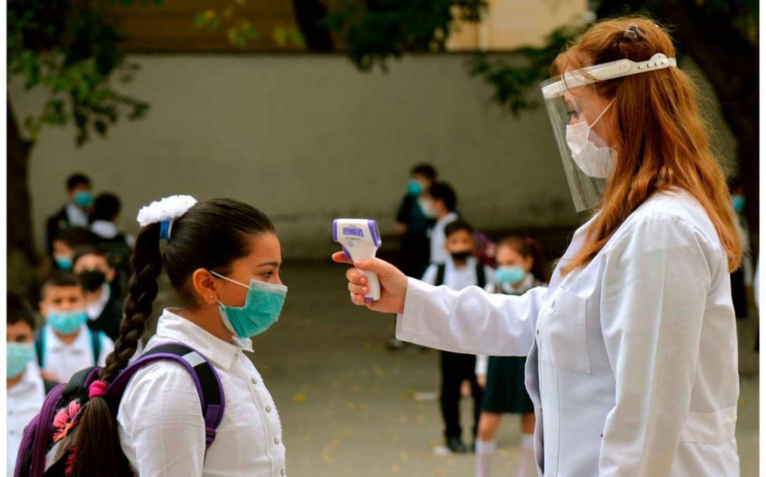 Səs yazısı yayıldı: Valideynlər məktəblərdən imtina edir -  Yeni virus yayılır?