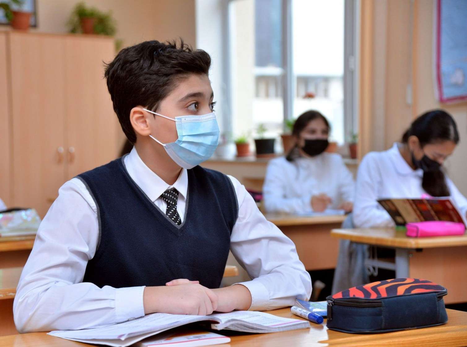 Şagirdlərin könüllü şəkildə məktəbə göndərilməsi tələbi ləğv edildi 