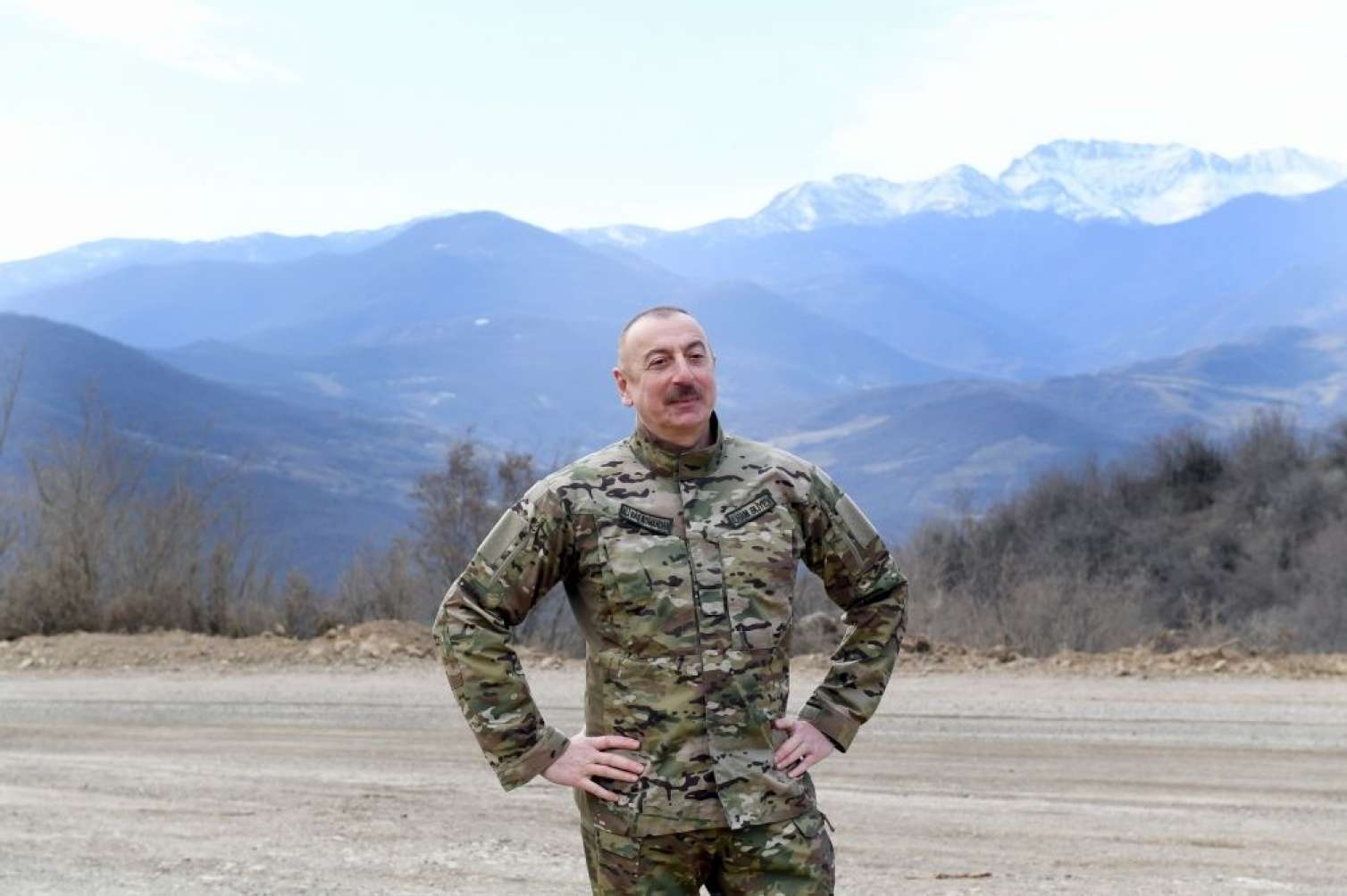 Prezident yeni hərbi hissə kompleksinin açılışında iştirak etdi 