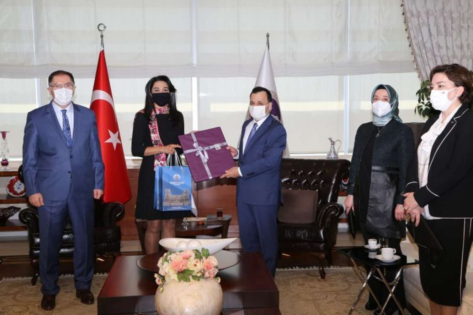 Ombudsman Türkiyə Konstitusiya Məhkəməsinin sədri ilə görüşdü 