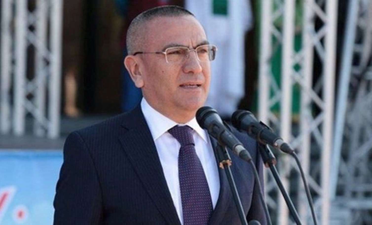 İcra Hakimiyyətində əməliyyat: Başçı, müavin, rəis saxlanıldı -  VİDEO
