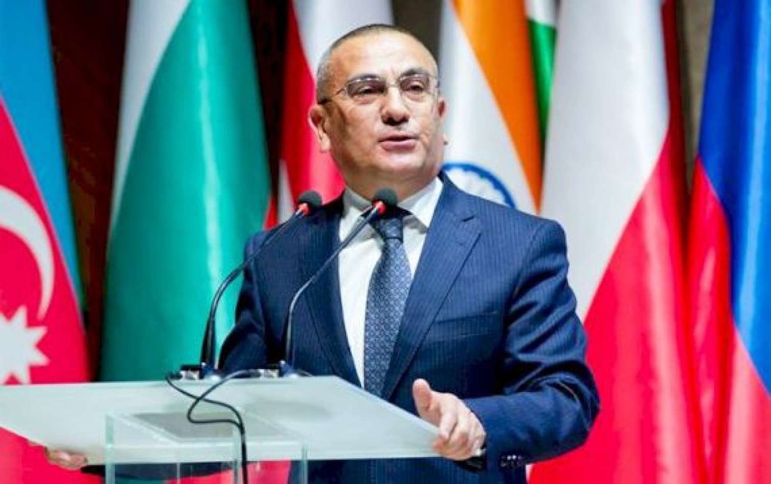 Saxlanılan icra başçısı Bakıya gətirildi -  FOTOLAR