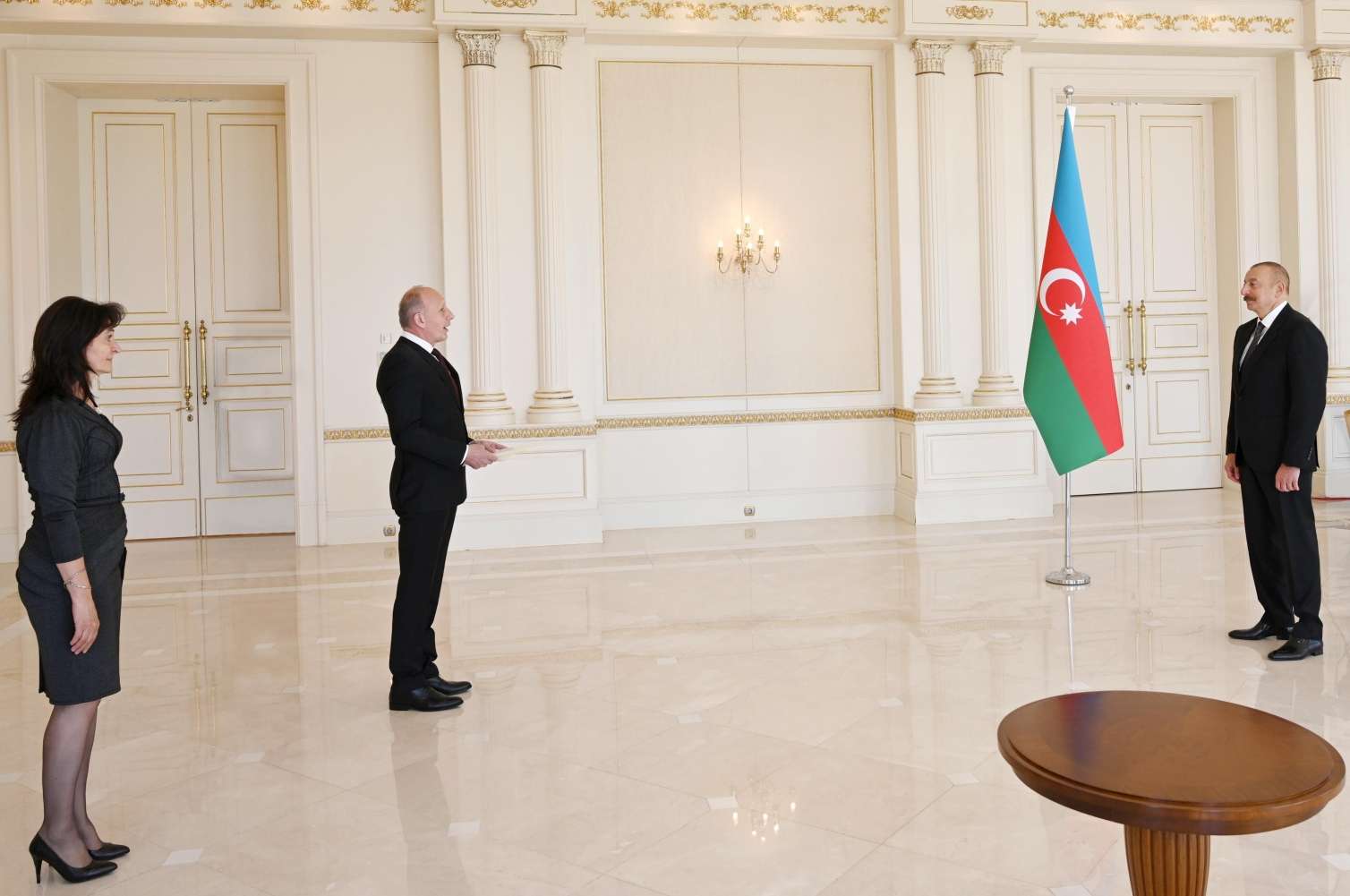 İlham Əliyev yeni səfirləri qəbul etdi -  FOTOLAR - YENİLƏNİB