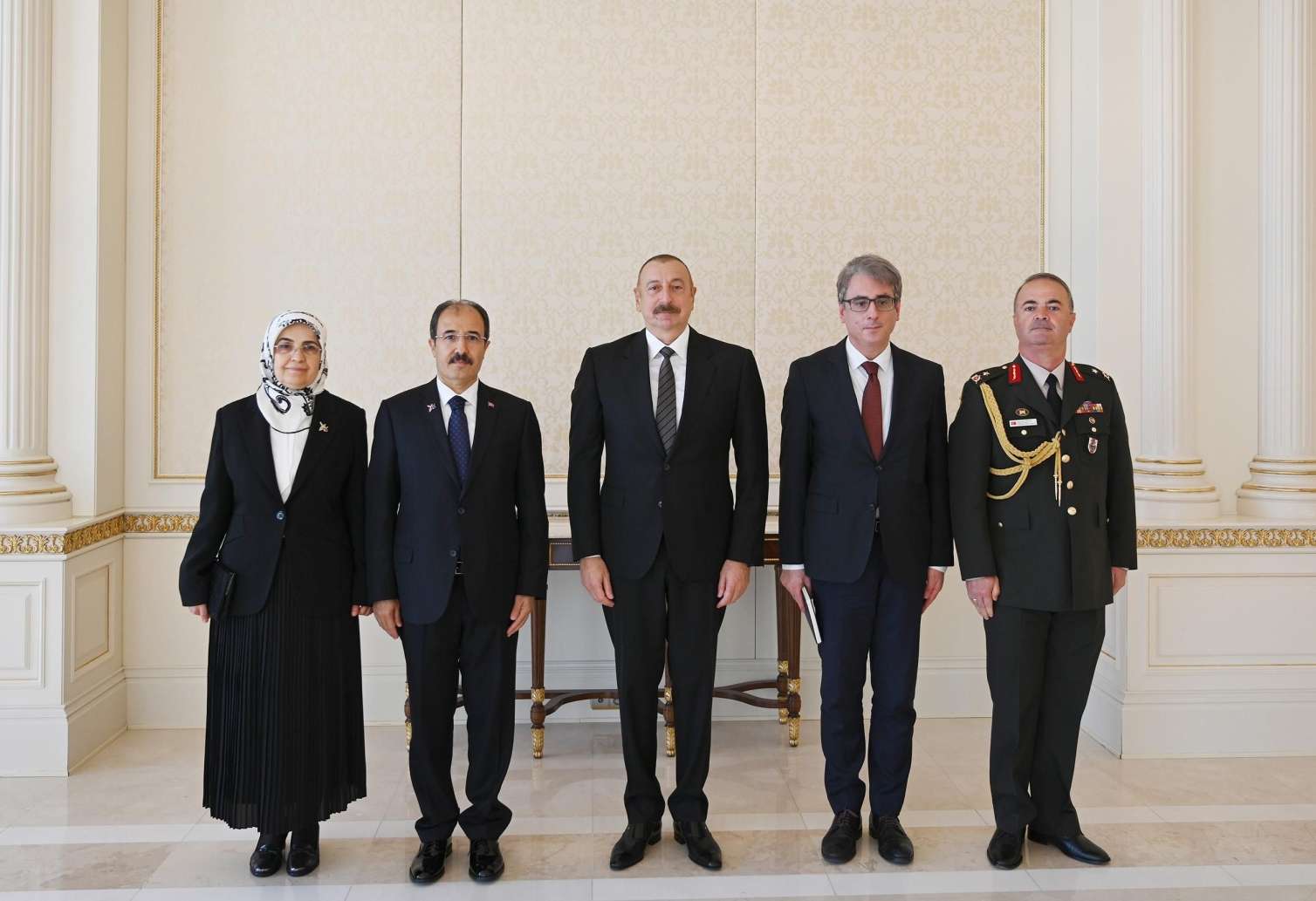 İlham Əliyev yeni səfirləri qəbul etdi -  FOTOLAR - YENİLƏNİB