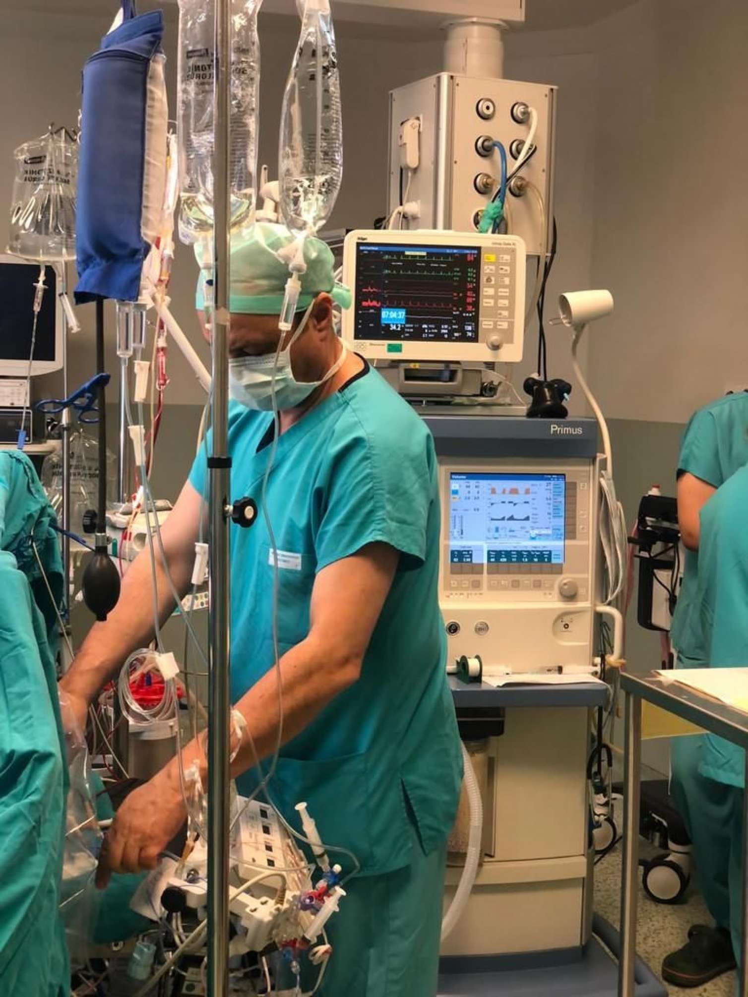 Türkiyənin ən müasir klinikasının anestezioloqu narkozun təsirlərindən danışdı -  MÜSAHİBƏ