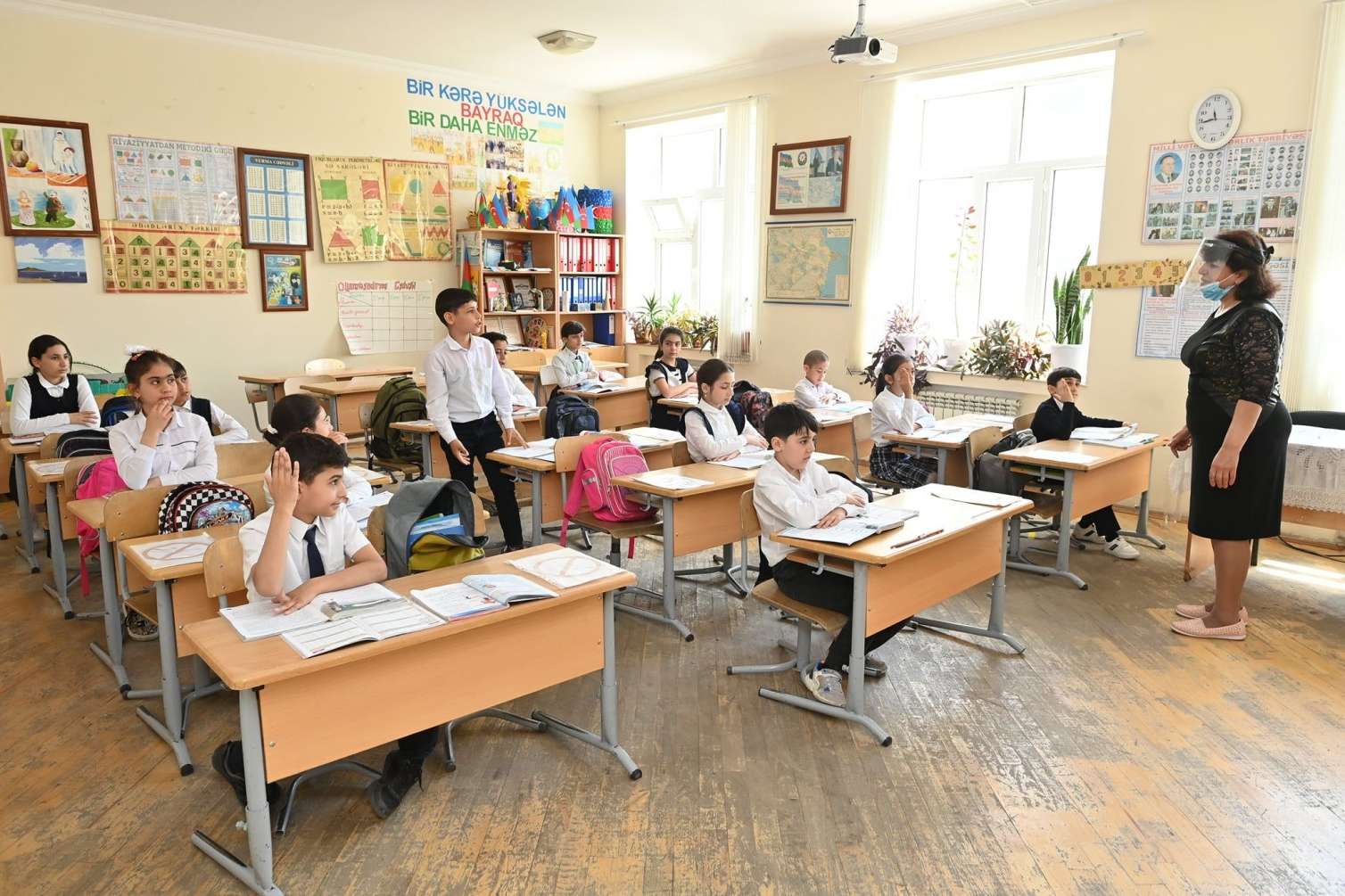 Bakıda istilik sistemi ilə təmin edilən məktəblərin sayı  