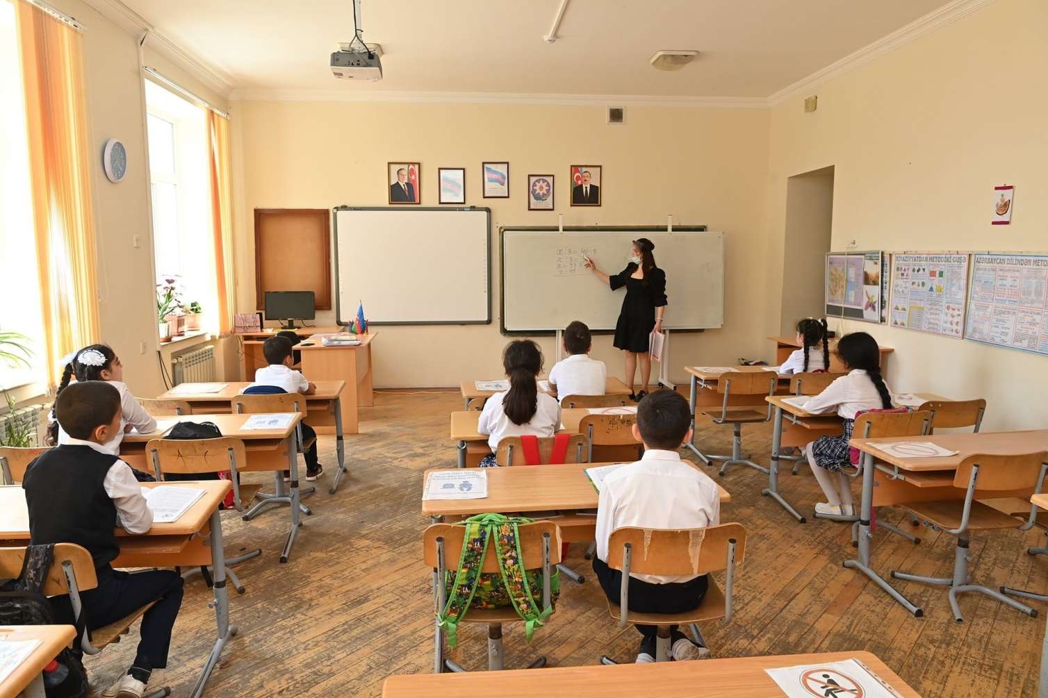 Daha bir sinif koronavirusa görə bağlandı 