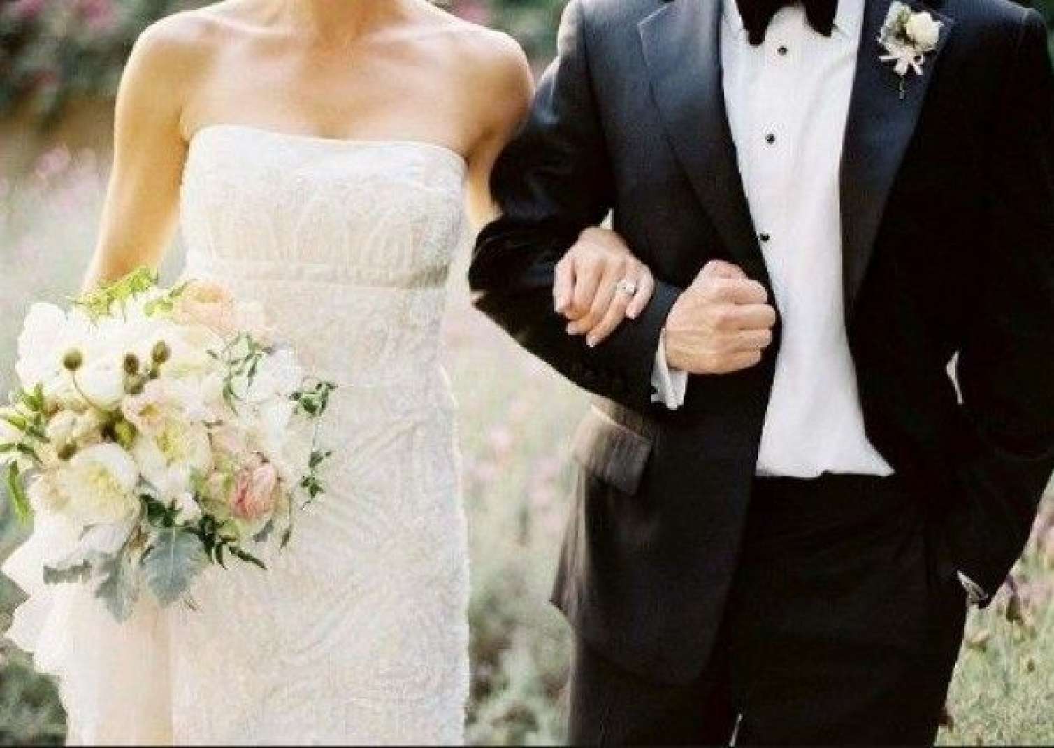 Gəlin toydan əvvəl bəyi döydü 