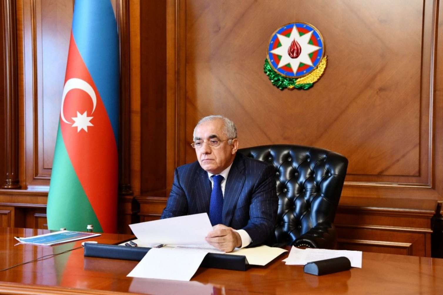 Əli Əsədov qərar imzaladı 