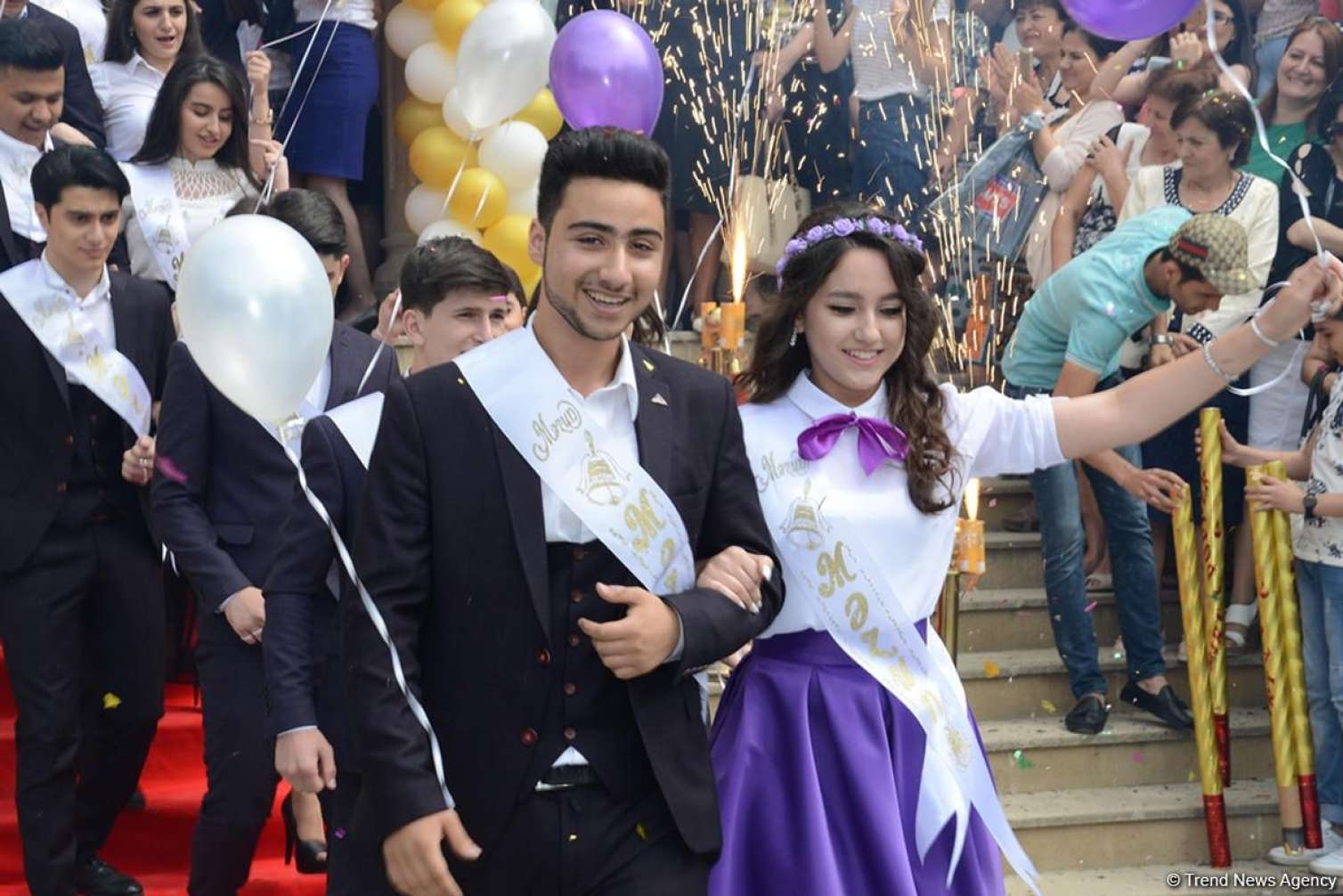 Bu gün məktəblərdə “Son zəng” çalınacaq 